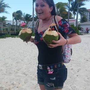 Meet your Posher, Dannettia